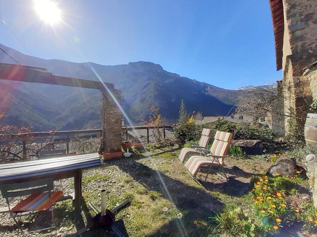 Gite Paisible Au Coeur Des Montagnes A Nohedes Exterior photo